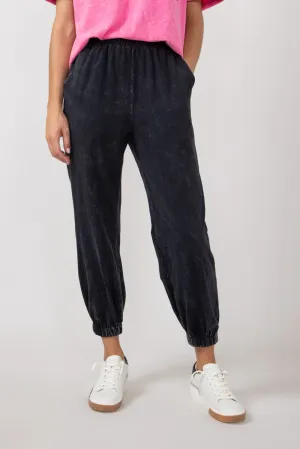 Garment Dyed Elastic Waist Jogger Pants for Women in Vintage Black | P70321P-VINTAGEBLACK